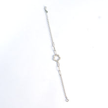 Silver Delicate Flower Link Bracelet