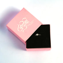 Minimal 3 Stone Ring