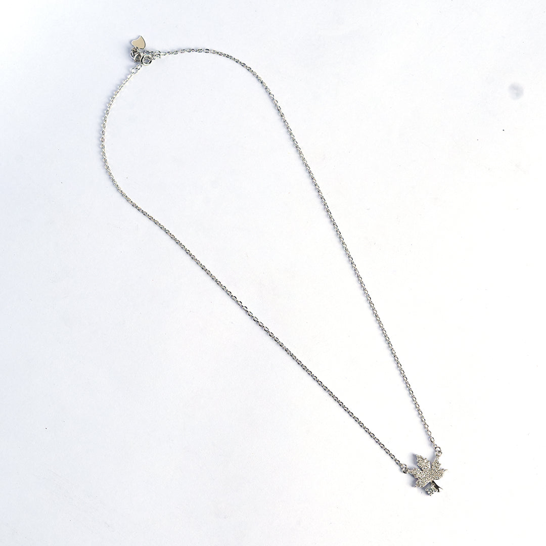 STERLING MAPLE LEAF MINIMALIST NECKLACE