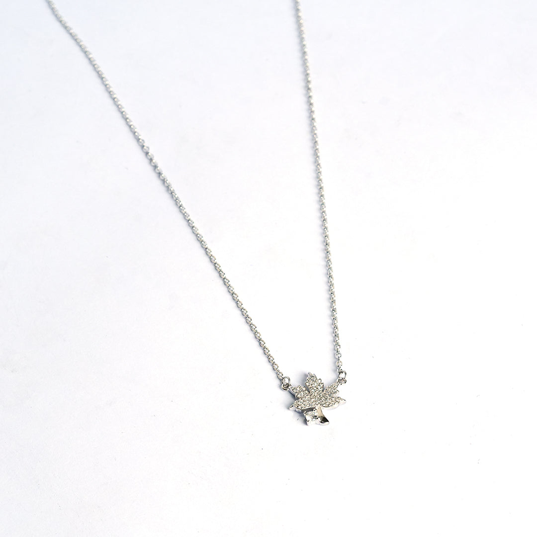 STERLING MAPLE LEAF MINIMALIST NECKLACE