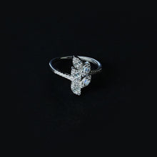 Sparkling 5 Leaves Ring